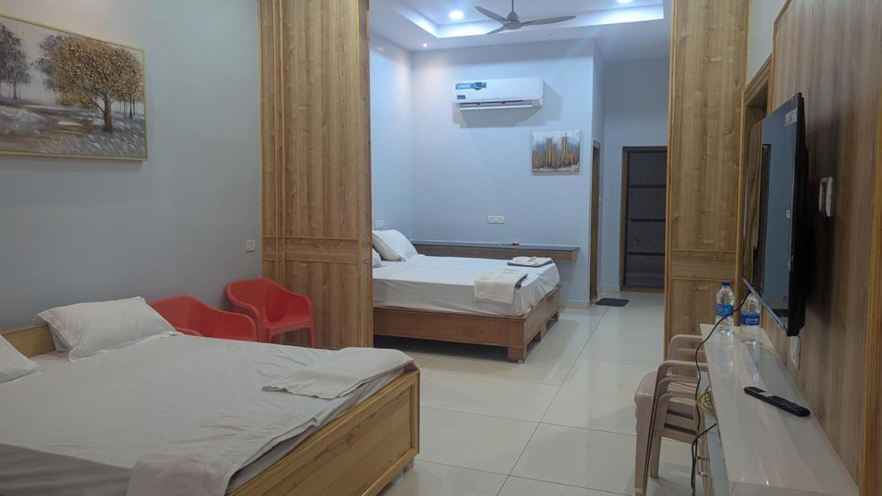 Yanam Resorts Exterior photo