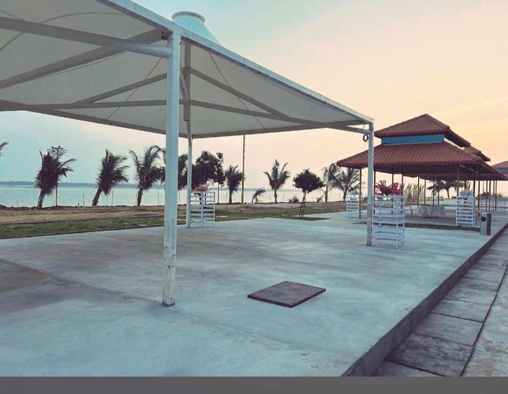Yanam Resorts Exterior photo