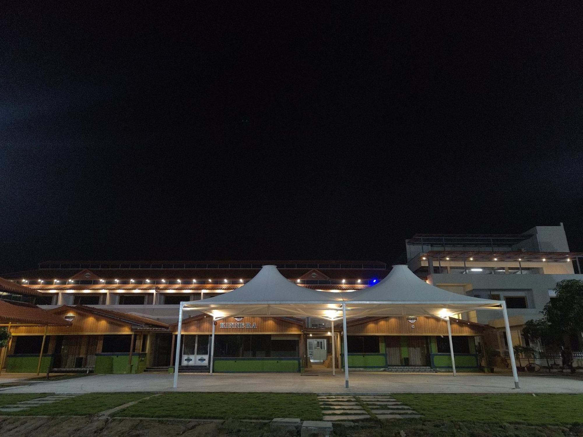 Yanam Resorts Exterior photo