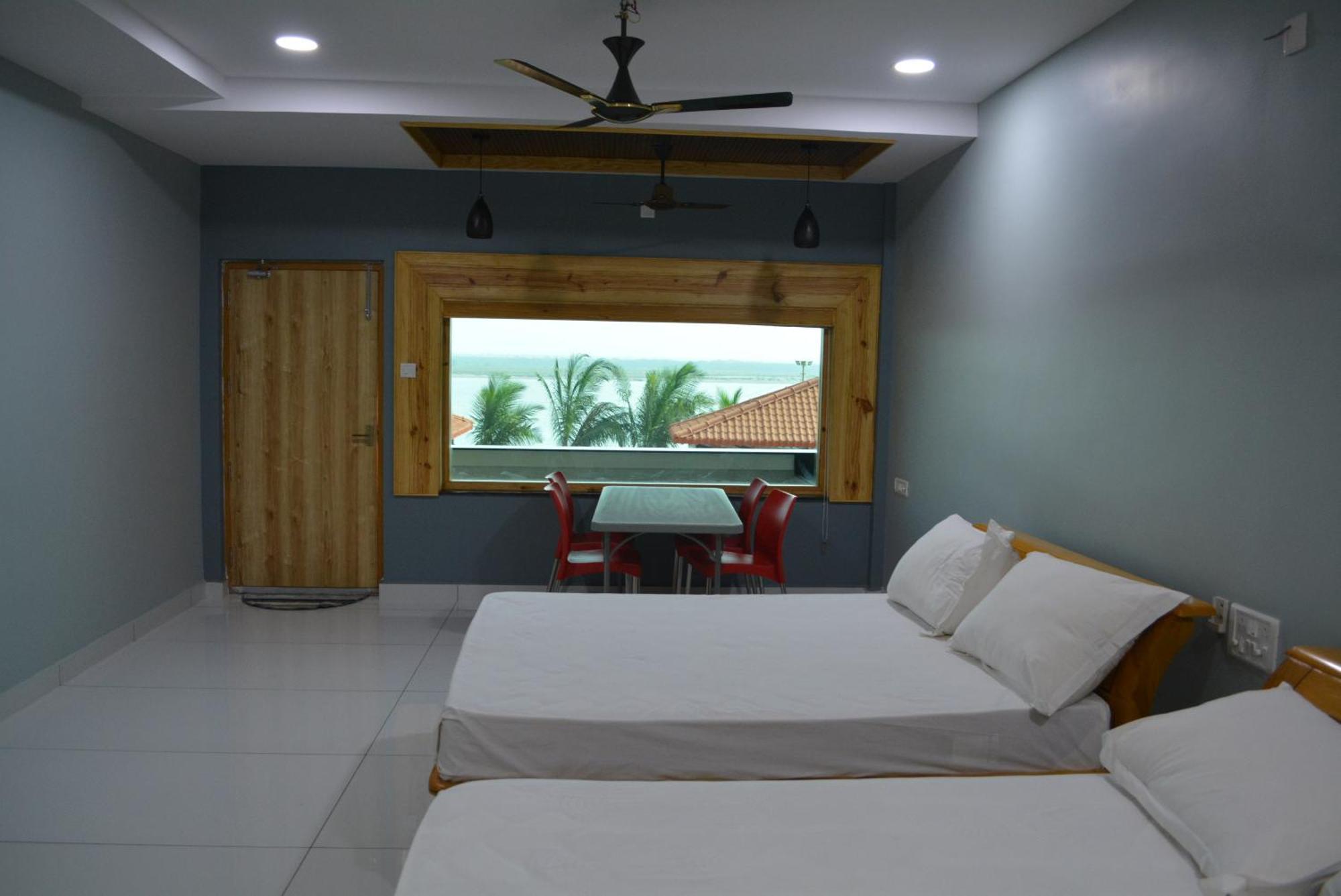 Yanam Resorts Exterior photo