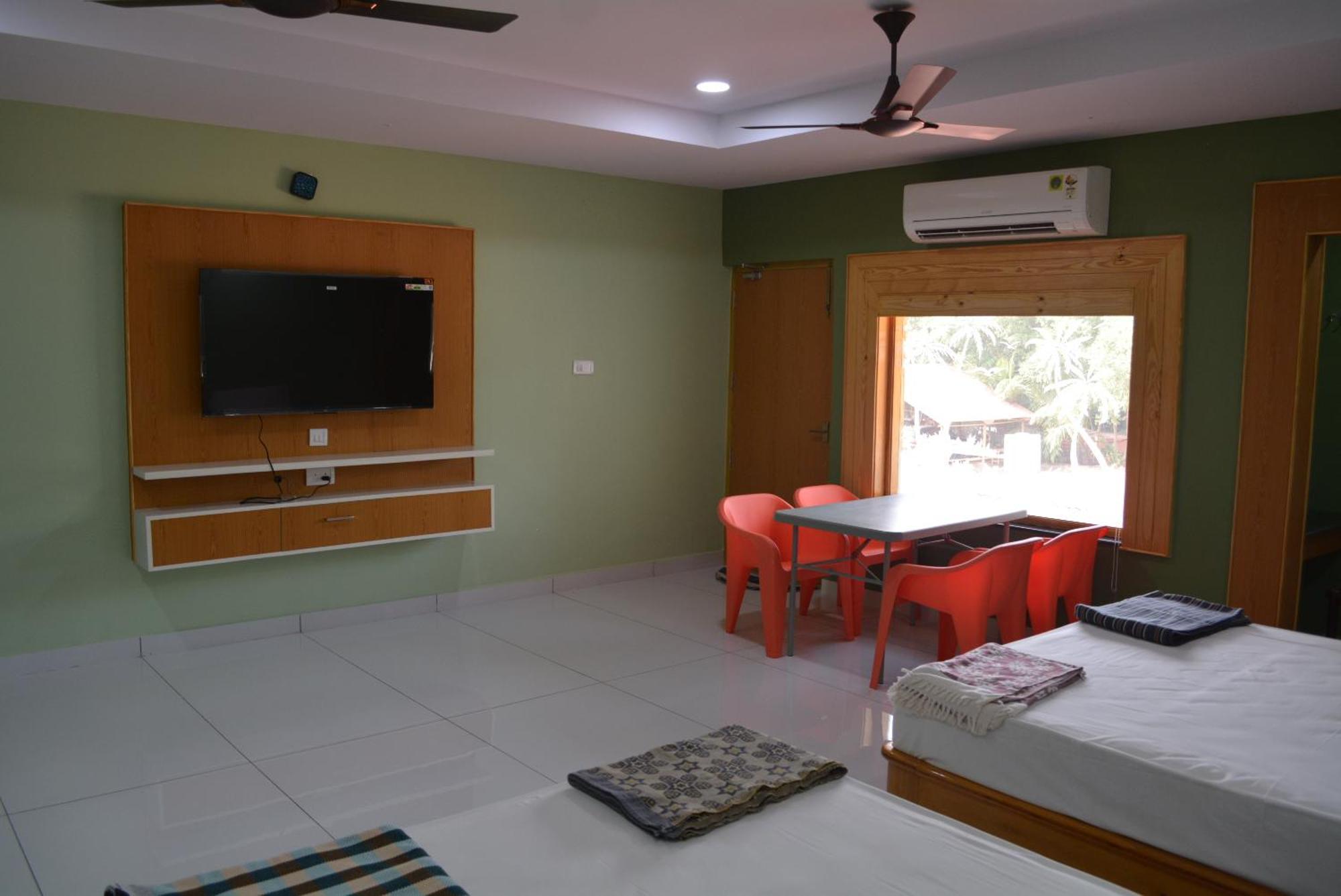 Yanam Resorts Exterior photo