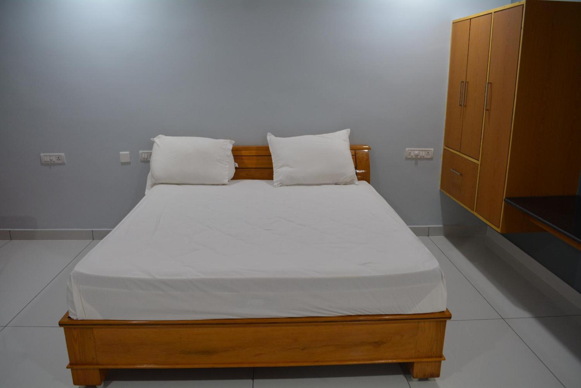 Yanam Resorts Exterior photo