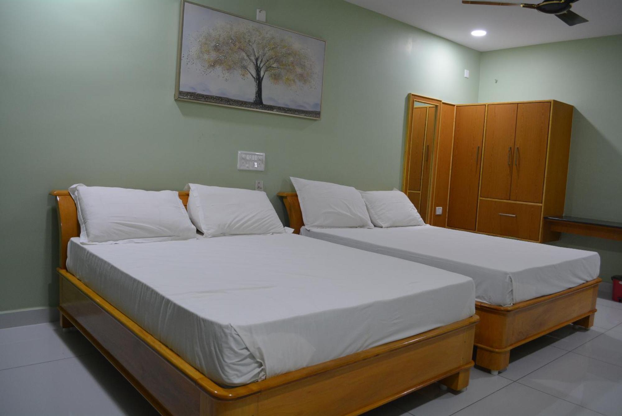 Yanam Resorts Exterior photo