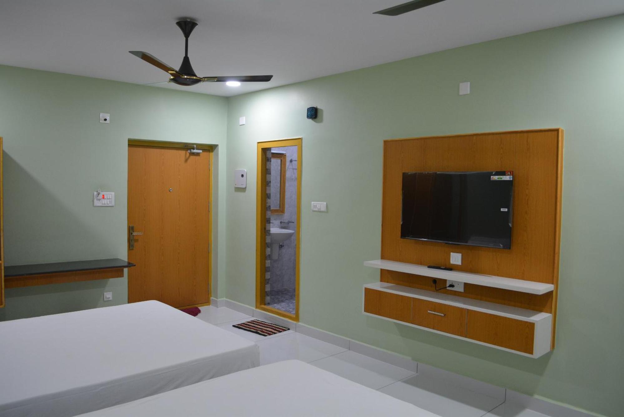 Yanam Resorts Exterior photo