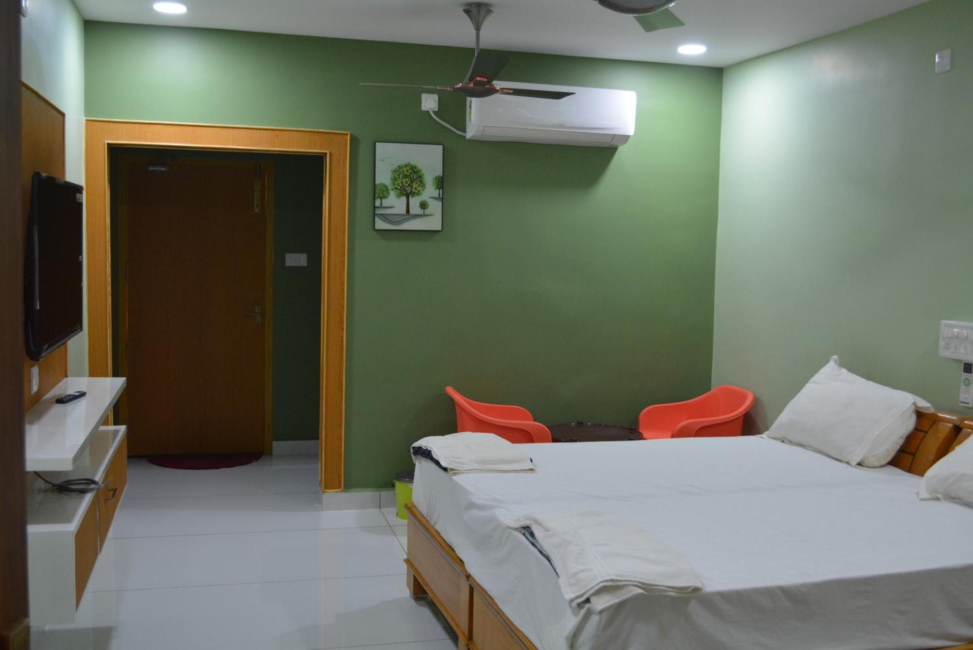 Yanam Resorts Exterior photo