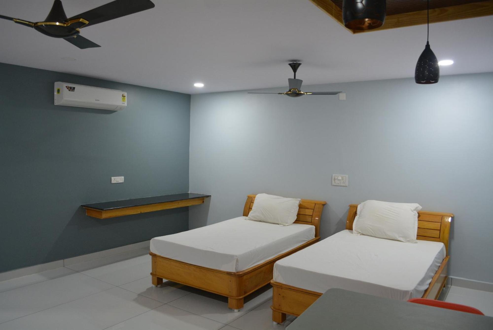 Yanam Resorts Exterior photo