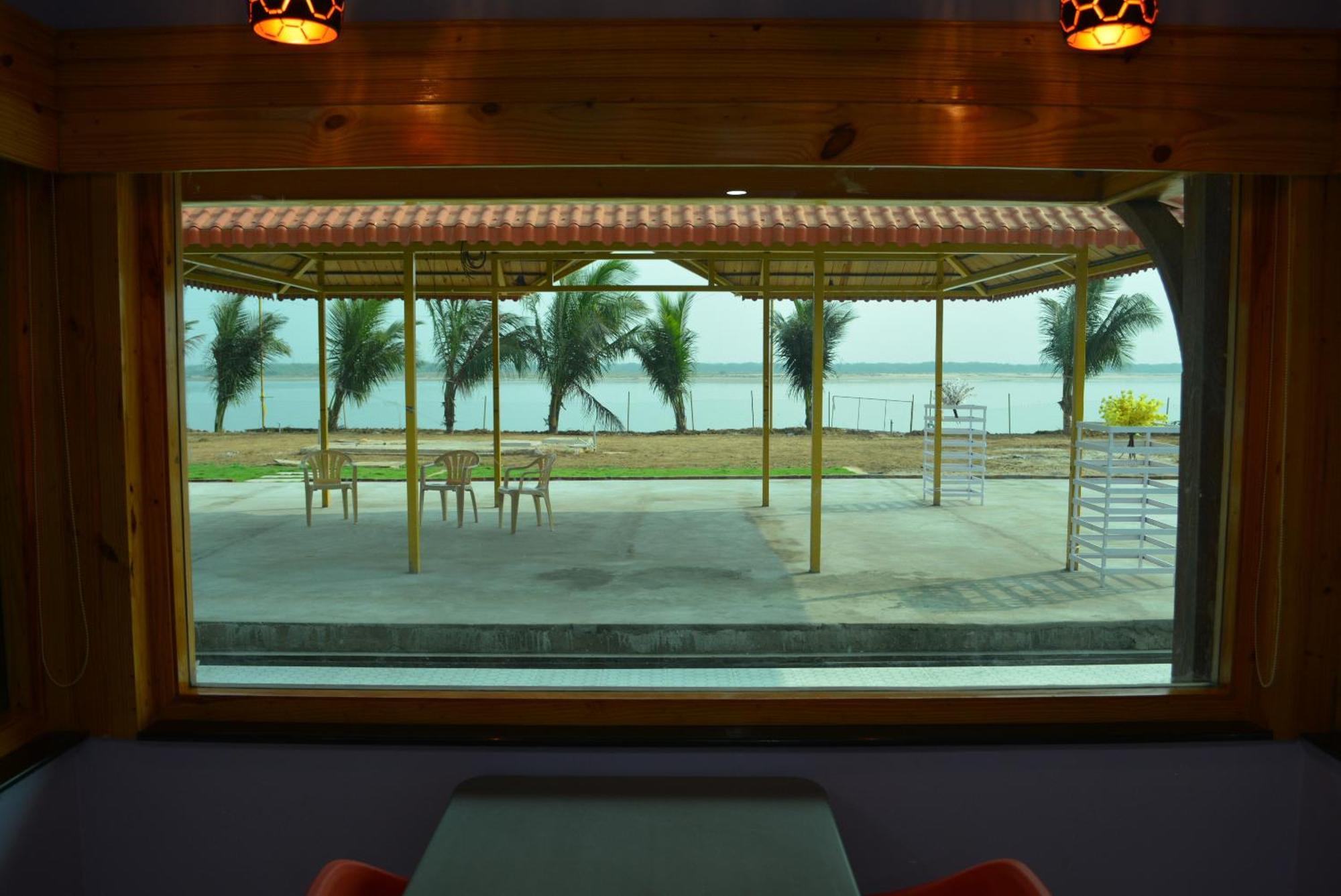 Yanam Resorts Exterior photo