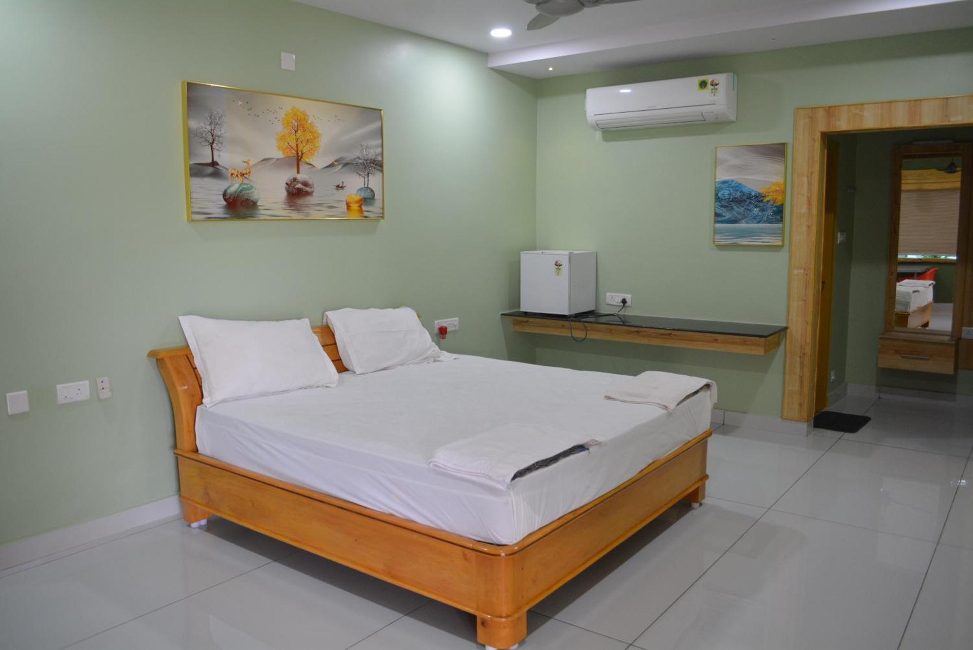 Yanam Resorts Exterior photo