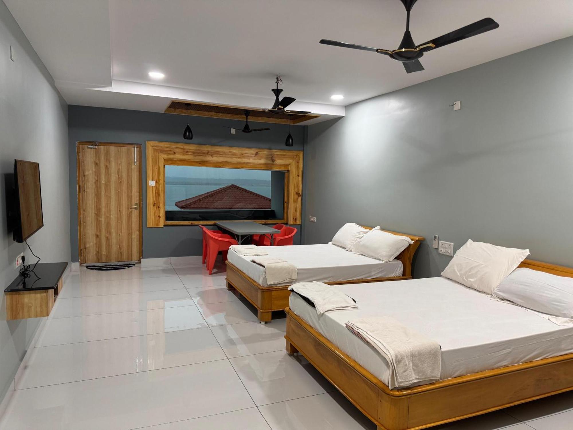 Yanam Resorts Exterior photo