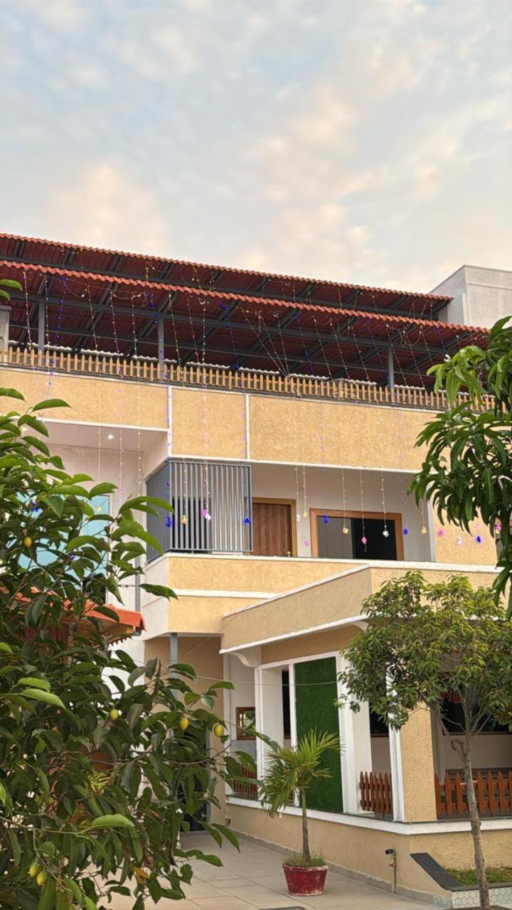 Yanam Resorts Exterior photo